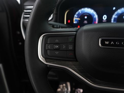 Used 2024 Jeep Wagoneer L Series III w/ Flexible Seating Group AWD/4WD image 20