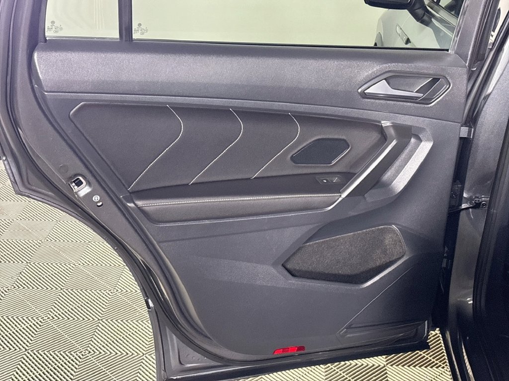 Certified 2023 Volkswagen Tiguan SE R-Line FWD image 20
