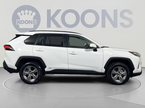 Used 2025 Toyota RAV4 XLE AWD/4WD image 12