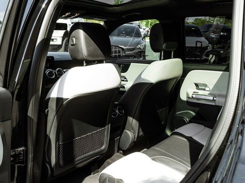Used 2022 Mercedes-Benz GLB 35 AMG 4MATIC image 27