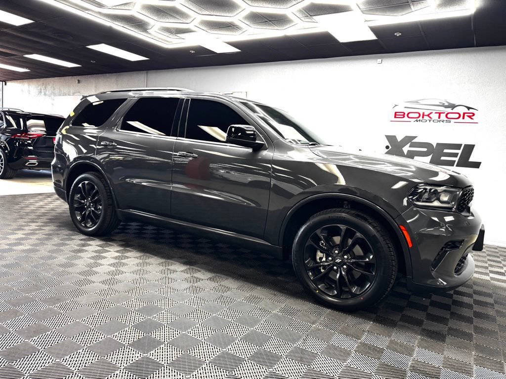 Used 2024 Dodge Durango GT w/ Blacktop Package RWD image 2