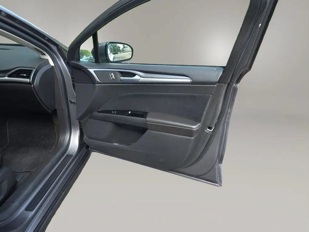 Used 2014 Ford Fusion SE FWD image 43
