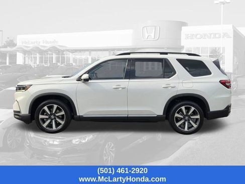 Certified 2025 Honda Pilot Touring image 3