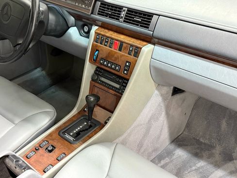 Used 1995 Mercedes-Benz E 320 Coupe image 20
