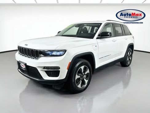 Used 2023 Jeep Grand Cherokee 4WD 4xe image 5