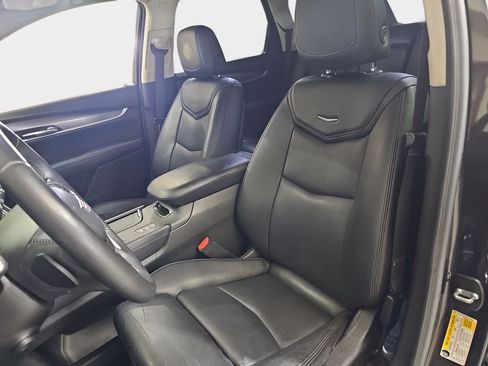 Used 2017 Cadillac XT5 Luxury w/ Driver Awareness Package AWD/4WD image 18