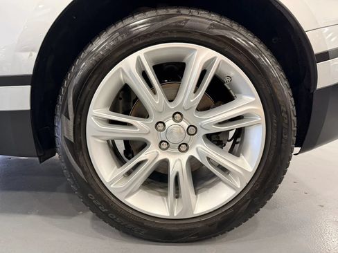 Used 2019 Land Rover Range Rover Velar S AWD/4WD image 42
