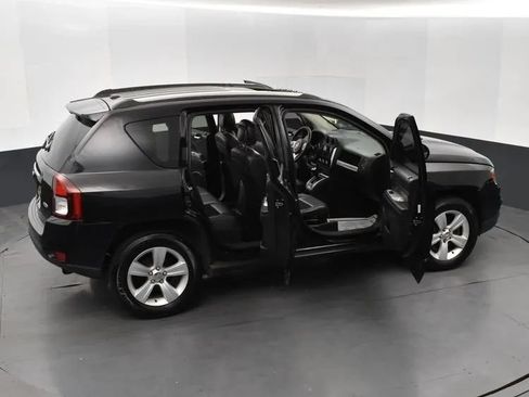 Used 2014 Jeep Compass Latitude w/ Sun/Sound Group AWD/4WD image 6
