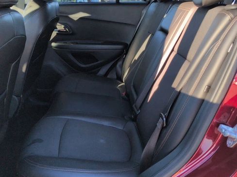 Used 2022 Chevrolet Trax LT w/ LT Convenience Package image 18