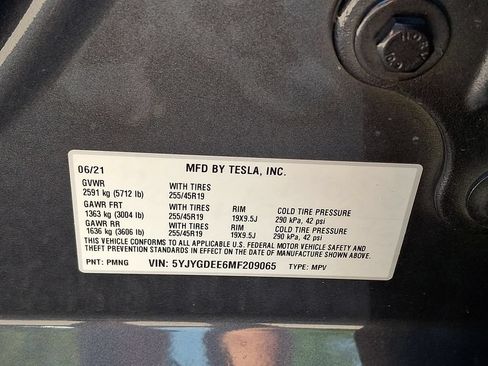 Used 2021 Tesla Model Y Long Range AWD/4WD image 26