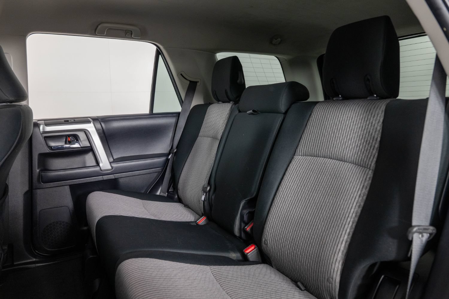 Used 2019 Toyota 4Runner SR5 AWD/4WD image 17