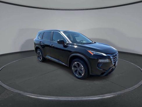 Used 2024 Nissan Rogue SV AWD/4WD image 2