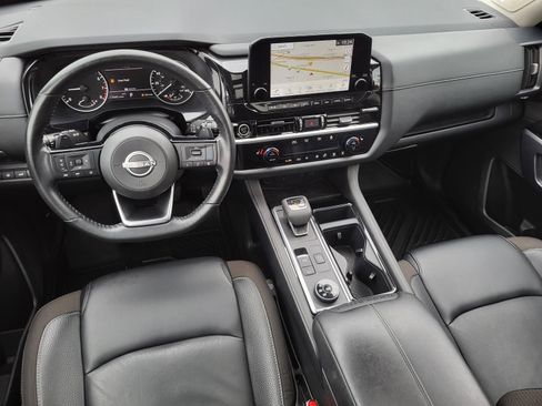 Certified 2023 Nissan Pathfinder SL w/ SL Premium Package image 2