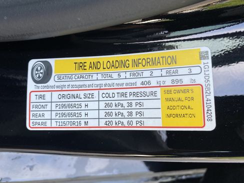 Used 2020 Chevrolet Sonic LT FWD image 34