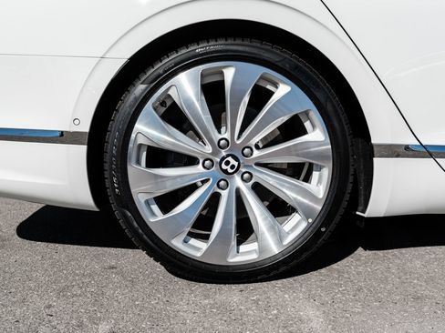 New 2026 Bentley Flying Spur Plug-In Hybrid AWD/4WD image 15