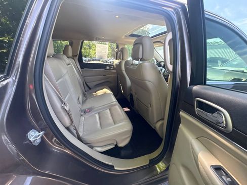 Used 2017 Jeep Grand Cherokee Limited AWD/4WD image 27