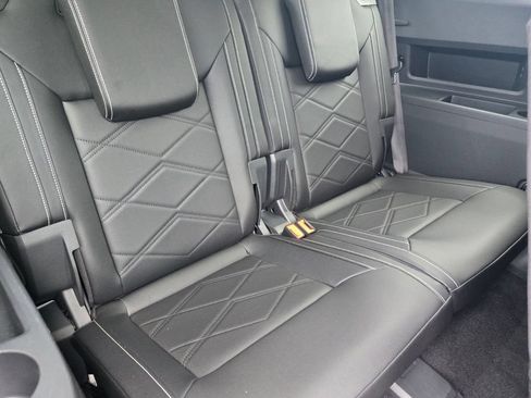 Certified 2026 Volkswagen Atlas SE w/ Panoramic Sunroof Package FWD image 19