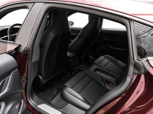 Used 2021 Porsche Taycan 4S w/ Premium Package image 37