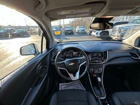 Used 2022 Chevrolet Trax LT w/ Driver Confidence Package image 15