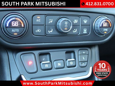 Used 2021 GMC Terrain SLT w/ Infotainment Package II AWD/4WD image 22