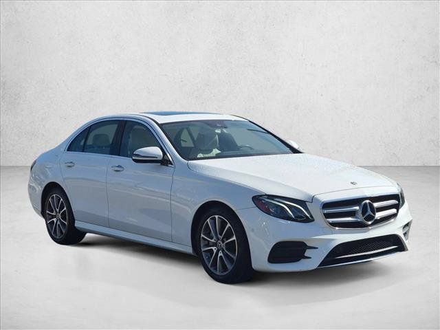 Used 2018 Mercedes-Benz E 400 4MATIC Sedan image 4