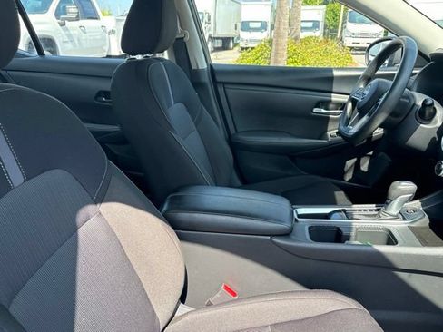Used 2025 Nissan Sentra SV FWD image 33