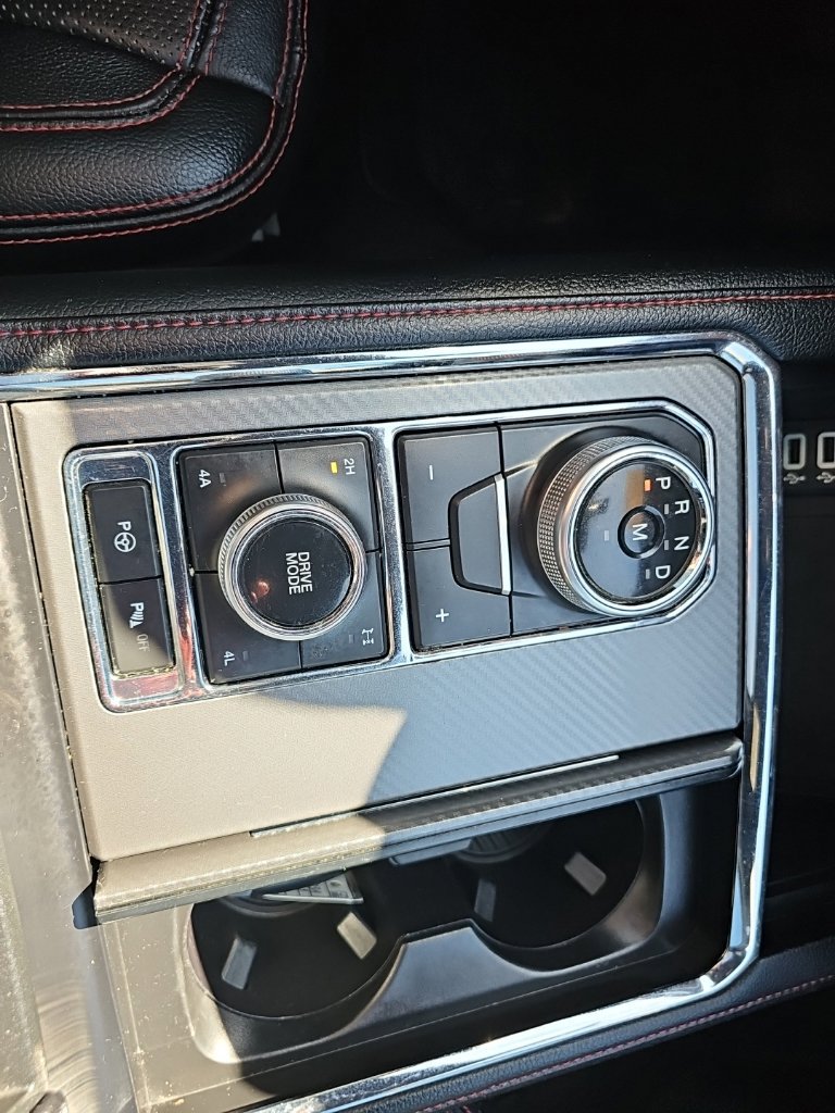 Used 2019 Ford Expedition Limited w/ Equipment Group 303A AWD/4WD image 34