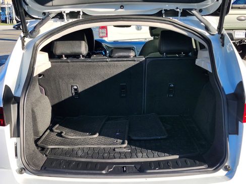 Used 2020 Jaguar E-PACE SE image 15