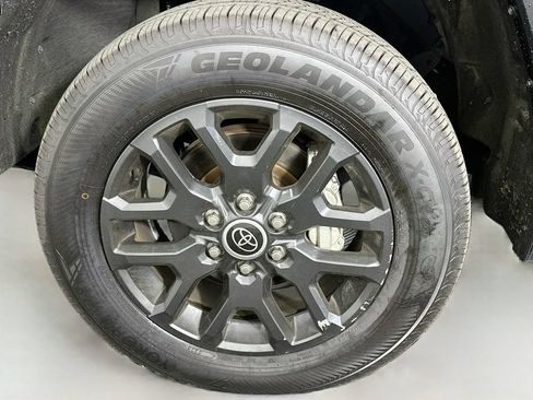 Used 2023 Toyota Tundra Platinum AWD/4WD image 33