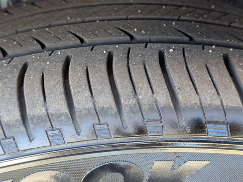 Used 2025 Toyota Camry SE image 11