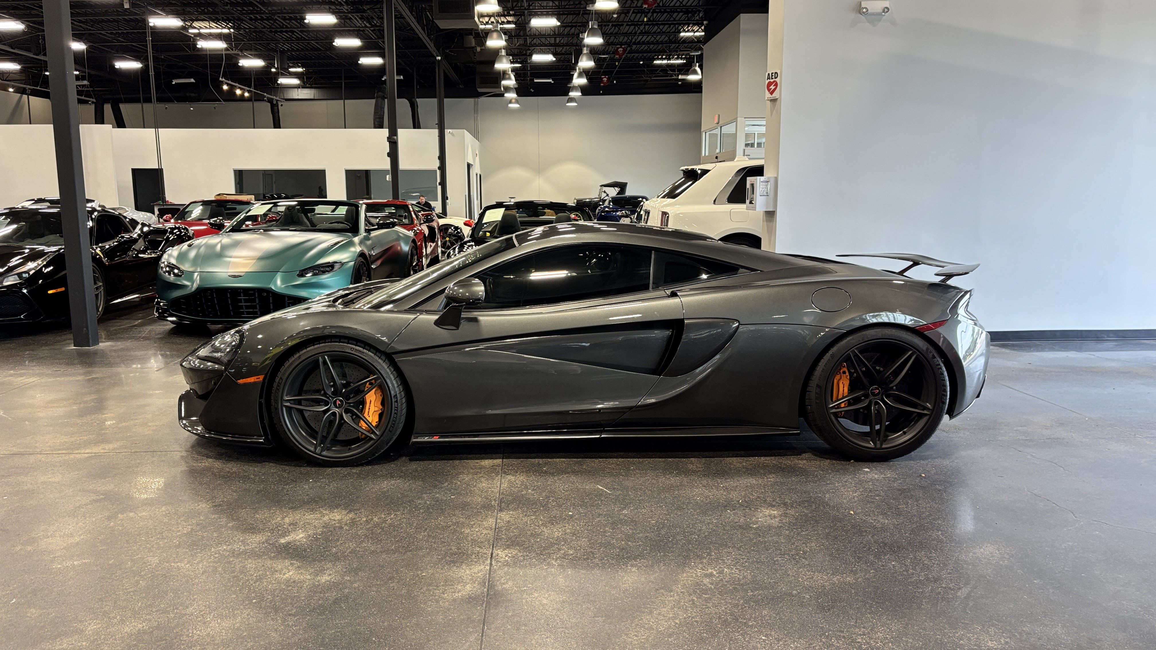 Used 2017 McLaren 570S Coupe RWD image 4