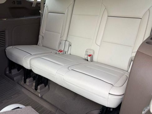Used 2021 GMC Yukon XL Denali w/ Denali Premium Package RWD image 11