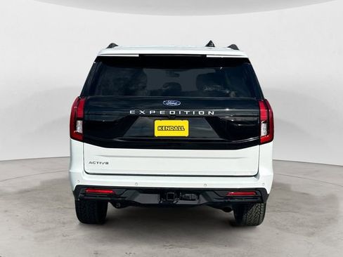 Certified 2025 Ford Expedition Active AWD/4WD image 4