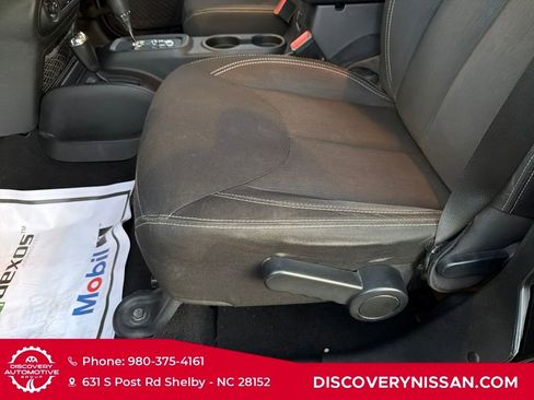 Used 2016 Jeep Wrangler Unlimited Sahara image 12