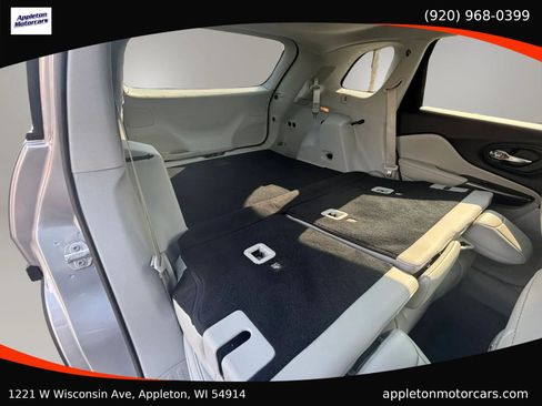 Used 2019 Jeep Cherokee Limited w/ Technology Group AWD/4WD image 37