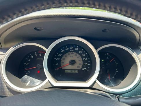 Used 2011 Toyota Tacoma PreRunner image 15