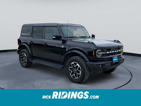 Used 2025 Ford Bronco Outer Banks AWD/4WD image 1