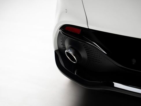 Used 2021 Aston Martin DBX AWD/4WD image 30