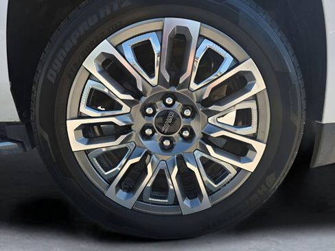 Used 2018 GMC Yukon SLT w/ Premium Edition AWD/4WD image 34
