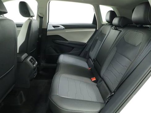 New 2026 Volkswagen Taos SE FWD image 33