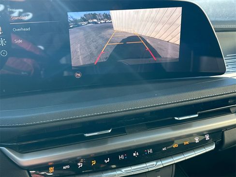 Certified 2025 Cadillac XT4 Premium Luxury image 29