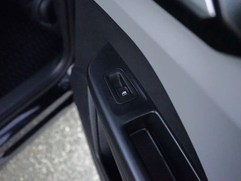 Used 2022 Volkswagen Taos SE image 33