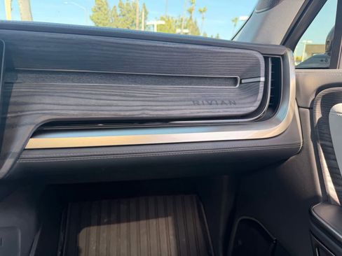 Used 2023 Rivian R1S Adventure AWD/4WD image 17