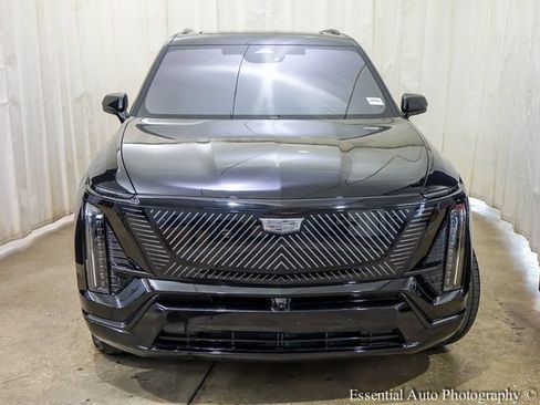 Certified 2026 Cadillac Vistiq Luxury AWD/4WD image 7