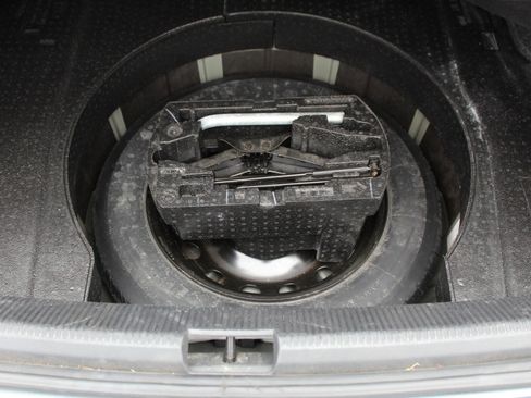 Used 2016 Volkswagen Passat 1.8T R-Line w/ R-Line Lighting Package image 8