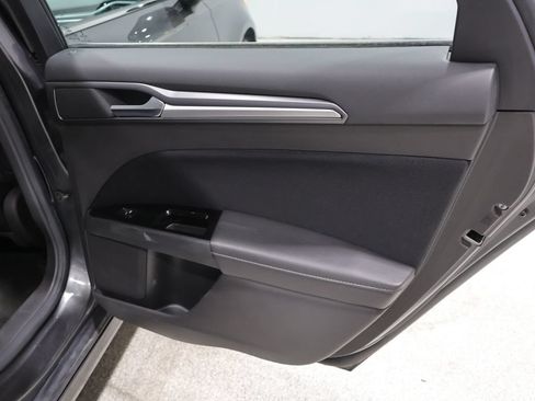 Used 2016 Ford Fusion SE FWD image 22