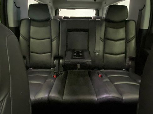 Used 2019 Cadillac Escalade ESV Premium Luxury image 40