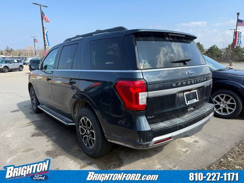 Used 2023 Ford Expedition XLT image 6