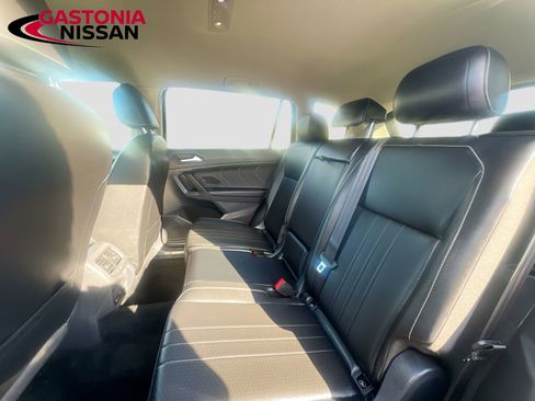 Used 2024 Volkswagen Tiguan SE image 32