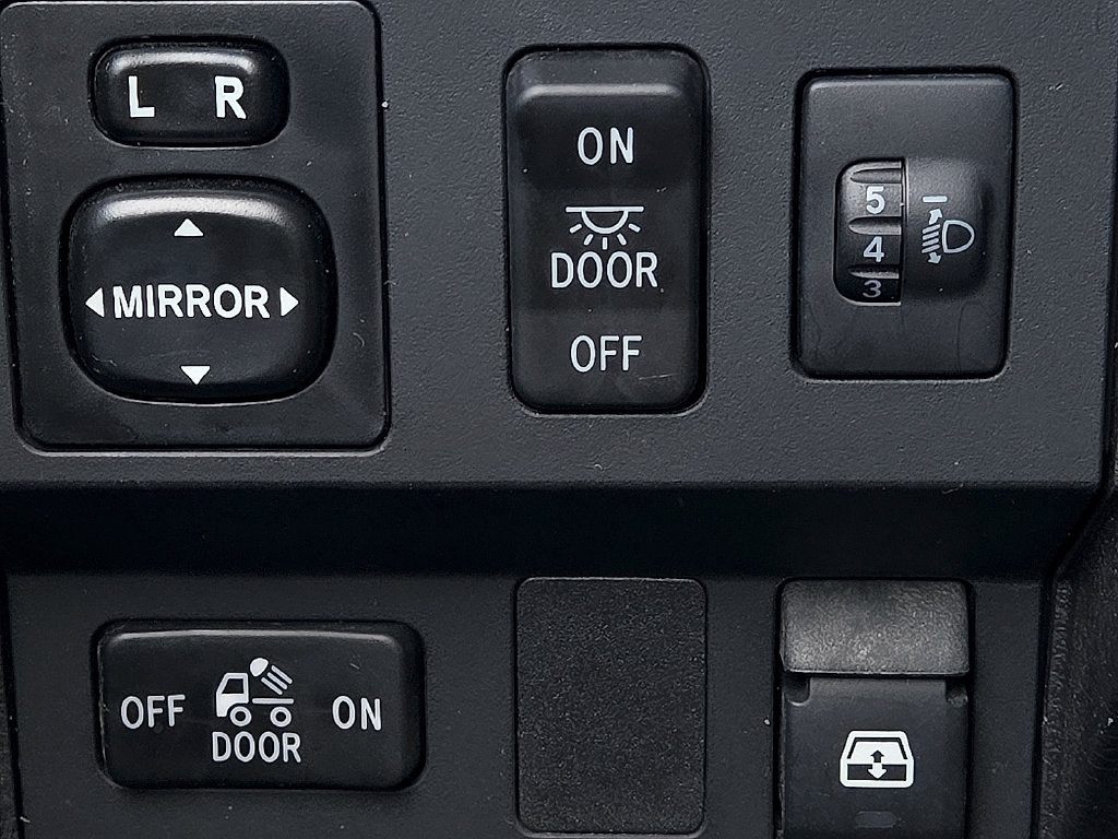 Used 2014 Toyota Tundra SR5 w/ TRD Off Road Package AWD/4WD image 16
